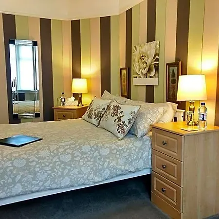 לינה וארוחת בוקר Rutland West 4*