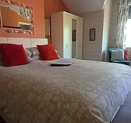 Rutland West 4* פילי